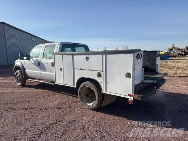Ford F-450 Kis teherszállító/Platós kocsi