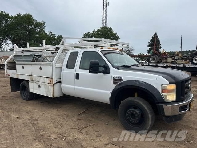 Ford F-450 Kis teherszállító/Platós kocsi