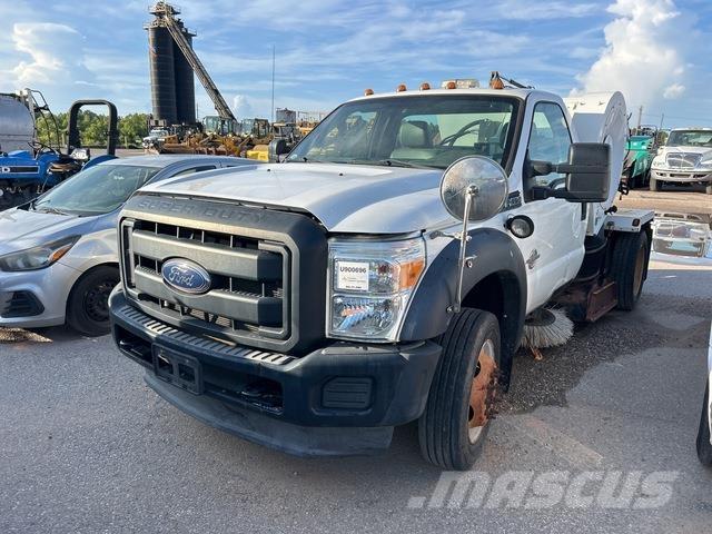 Ford F-450 Utcaseprő teherautók