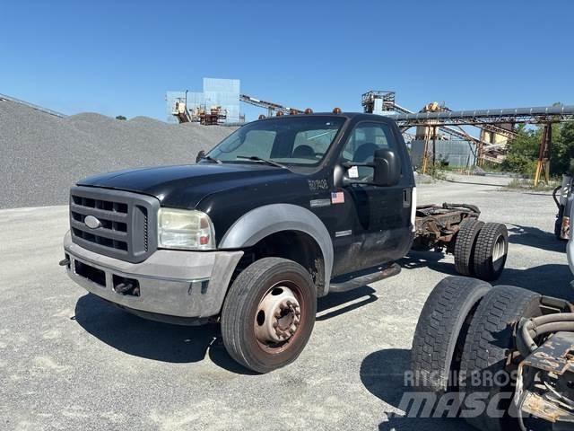 Ford F-450 Vezetőfülke és belső tartozékok