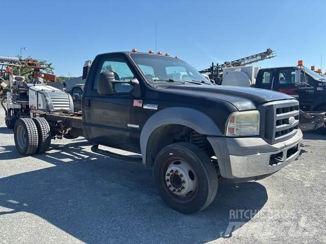 Ford F-450 Vezetőfülke és belső tartozékok