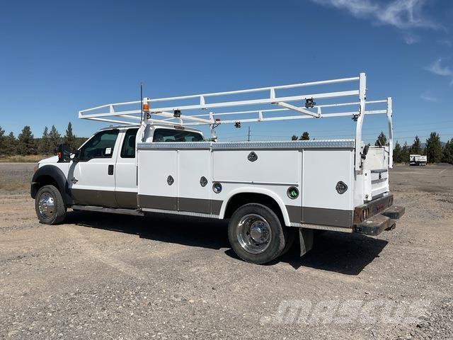 Ford F-450 Kis teherszállító/Platós kocsi