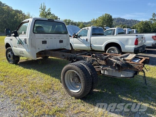 Ford F-450 Vezetőfülke és belső tartozékok