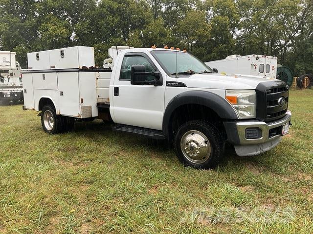 Ford F-450 Kis teherszállító/Platós kocsi