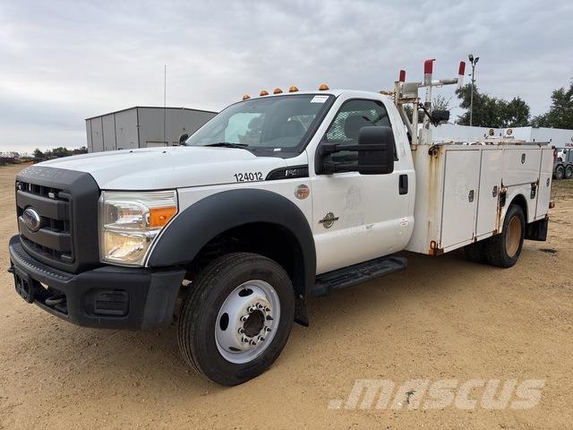 Ford F-450 Kis teherszállító/Platós kocsi