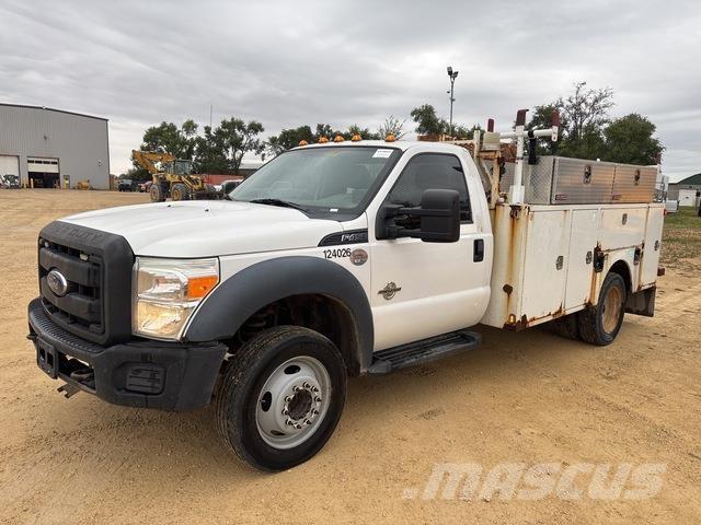 Ford F-450 Kis teherszállító/Platós kocsi