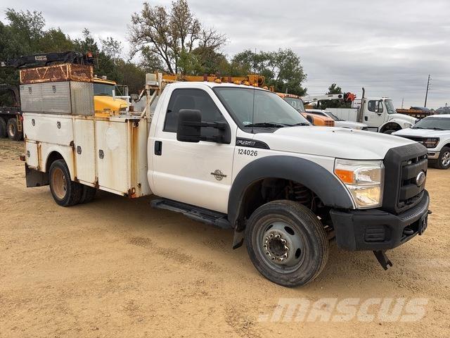 Ford F-450 Kis teherszállító/Platós kocsi