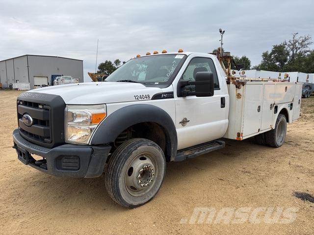 Ford F-450 Kis teherszállító/Platós kocsi
