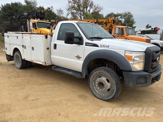 Ford F-450 Kis teherszállító/Platós kocsi