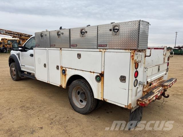 Ford F-450 Kis teherszállító/Platós kocsi