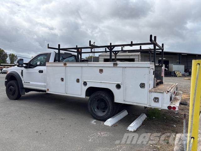 Ford F-450 Kis teherszállító/Platós kocsi