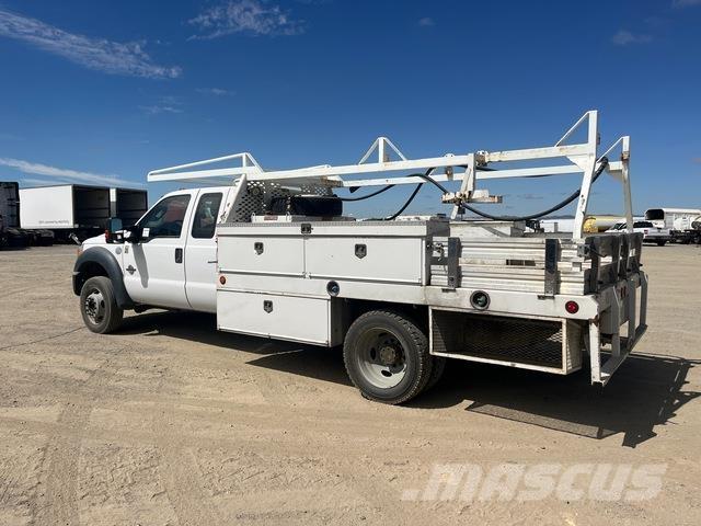 Ford F-450 Platós / Ponyvás teherautók