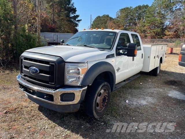 Ford F-450 Kis teherszállító/Platós kocsi