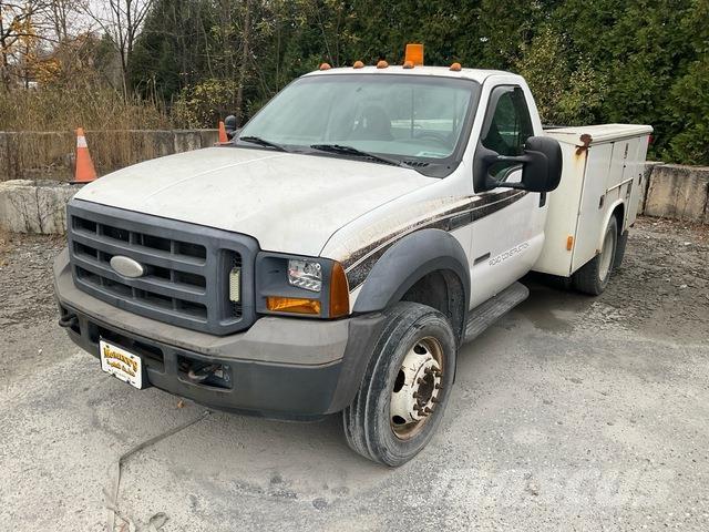Ford F-450 Kis teherszállító/Platós kocsi