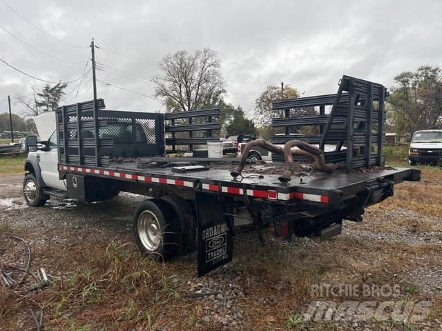 Ford F-550 Platós / Ponyvás teherautók