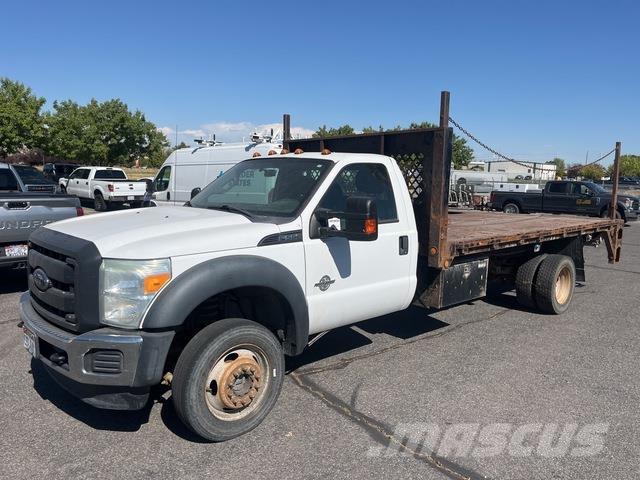 Ford F-550 Platós / Ponyvás teherautók