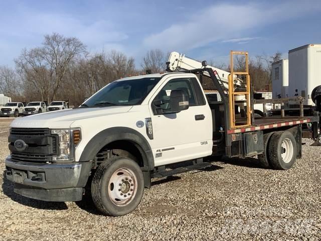 Ford F-550 Platós / Ponyvás teherautók