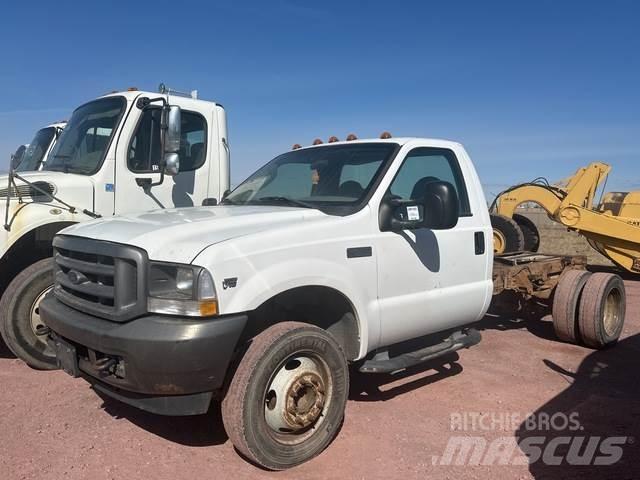 Ford F-550 Vezetőfülke és belső tartozékok