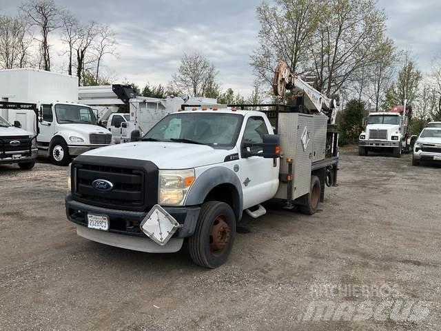 Ford F-550 Platós / Ponyvás teherautók