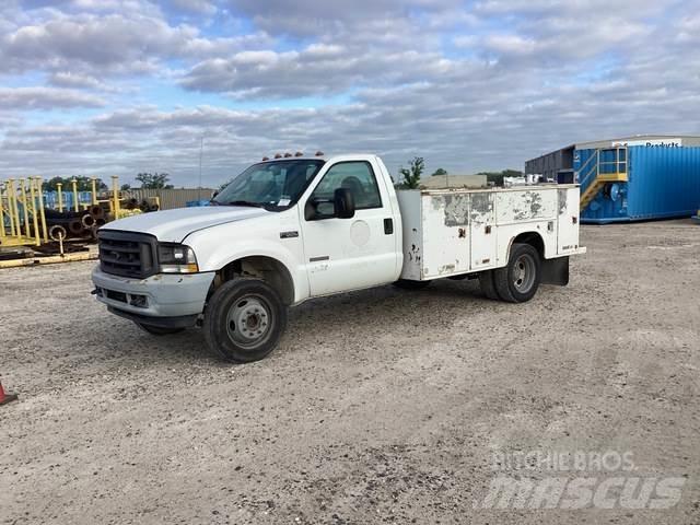 Ford F-550 Kis teherszállító/Platós kocsi