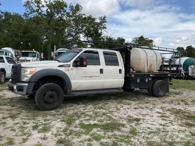Ford F-550 Platós / Ponyvás teherautók