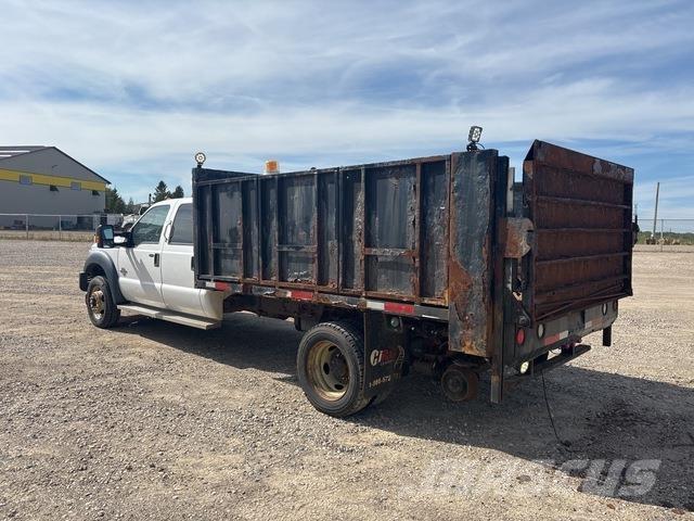 Ford F-550 Platós / Ponyvás teherautók