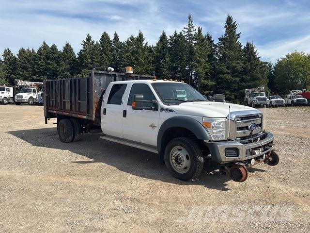 Ford F-550 Platós / Ponyvás teherautók