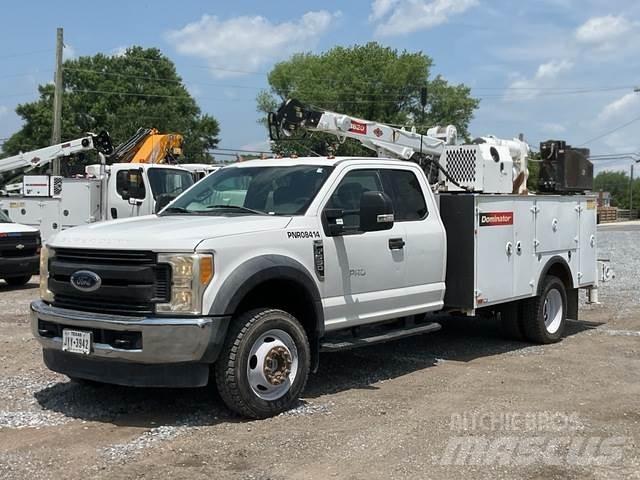 Ford F-550 Közúti karbantartó haszongépek