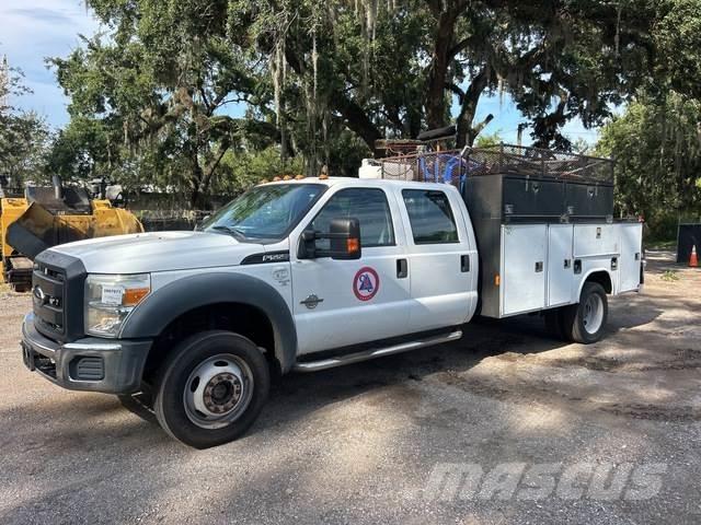 Ford F-550 Kis teherszállító/Platós kocsi