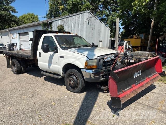 Ford F-550 Platós / Ponyvás teherautók