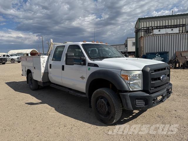 Ford F-550 Kis teherszállító/Platós kocsi