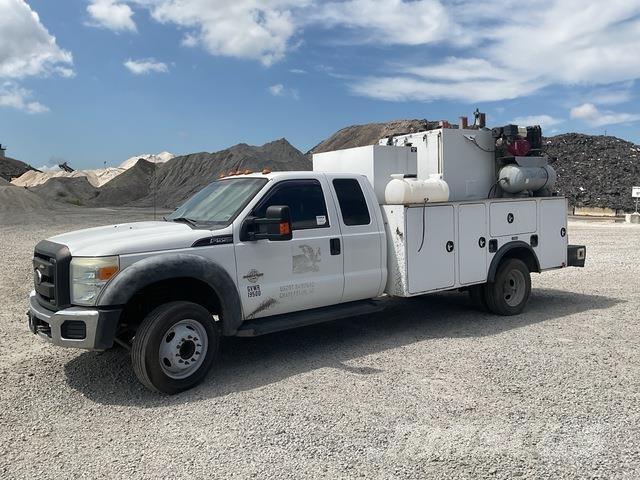 Ford F-550 Tartályos teherautók
