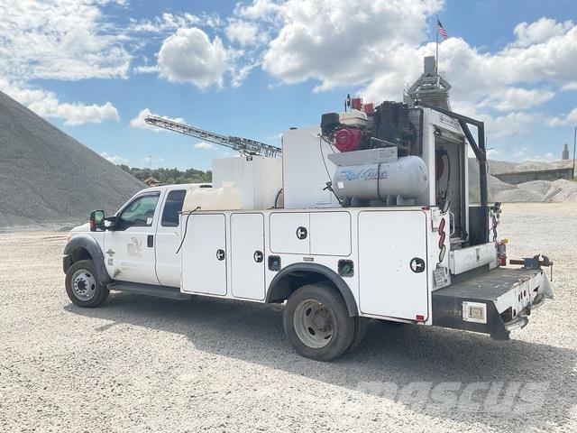 Ford F-550 Tartályos teherautók