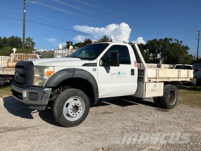 Ford F-550 Platós / Ponyvás teherautók