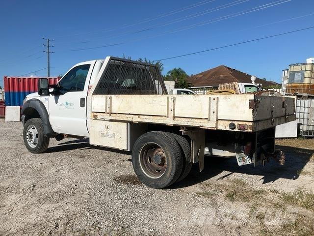 Ford F-550 Platós / Ponyvás teherautók