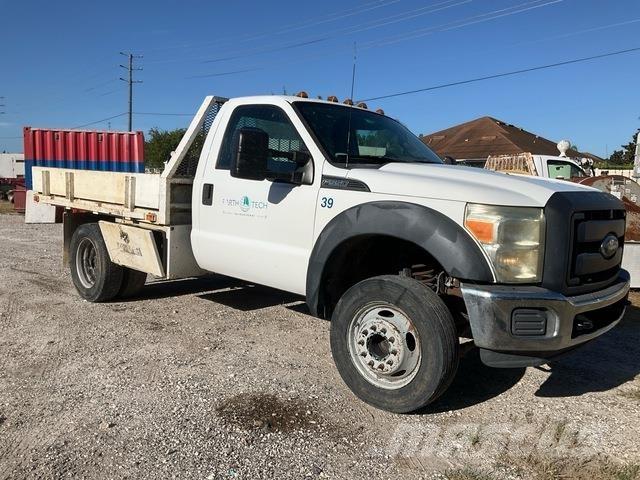 Ford F-550 Platós / Ponyvás teherautók