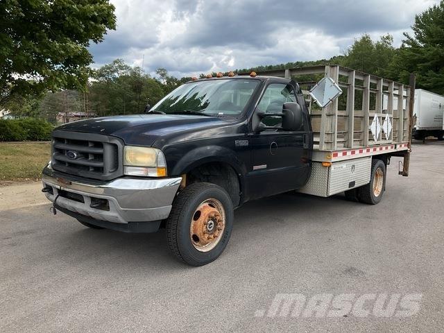 Ford F-550 Platós / Ponyvás teherautók