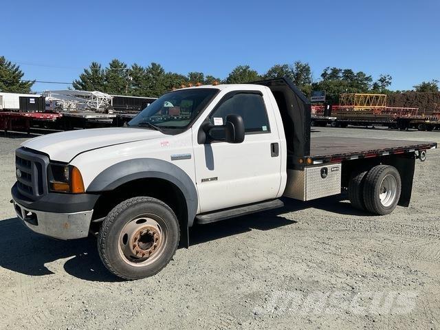 Ford F-550 Platós / Ponyvás teherautók
