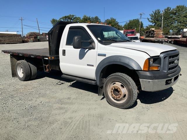 Ford F-550 Platós / Ponyvás teherautók