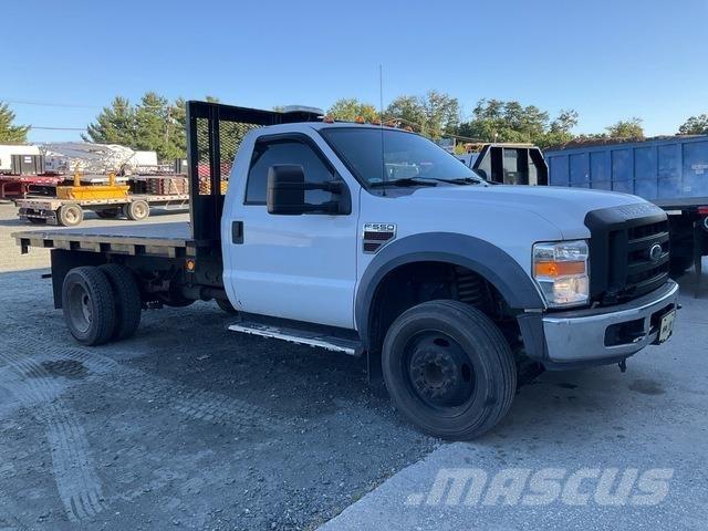 Ford F-550 Platós / Ponyvás teherautók