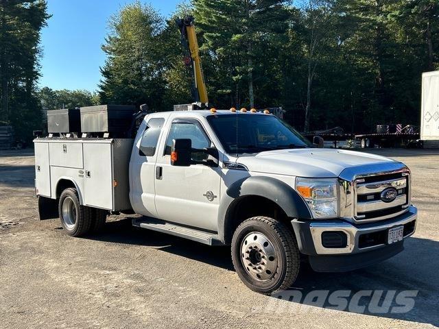 Ford F-550 Kis teherszállító/Platós kocsi