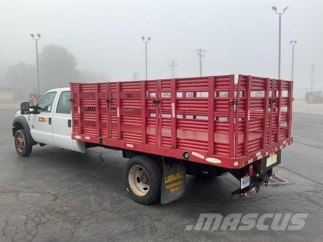 Ford F-550 Platós / Ponyvás teherautók