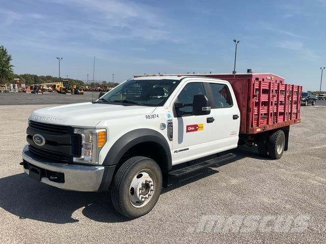 Ford F-550 Platós / Ponyvás teherautók