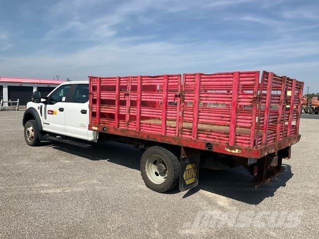 Ford F-550 Platós / Ponyvás teherautók