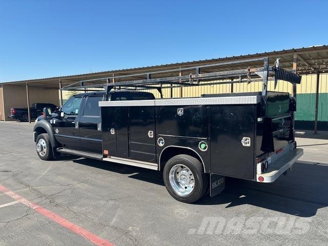 Ford F-550 Kis teherszállító/Platós kocsi