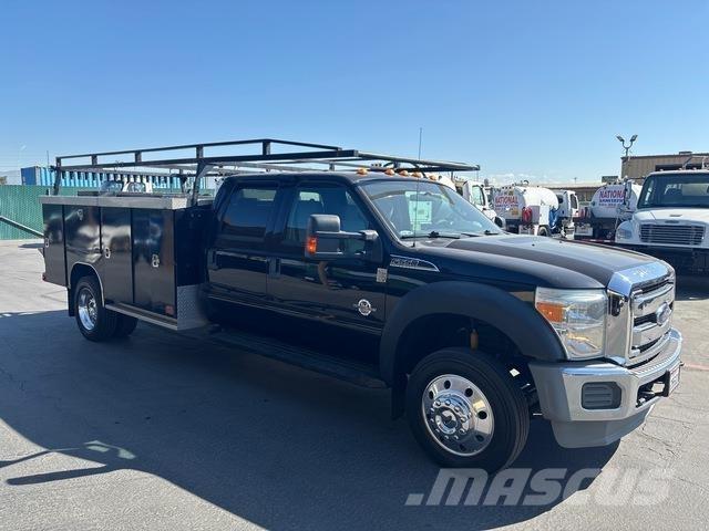 Ford F-550 Kis teherszállító/Platós kocsi