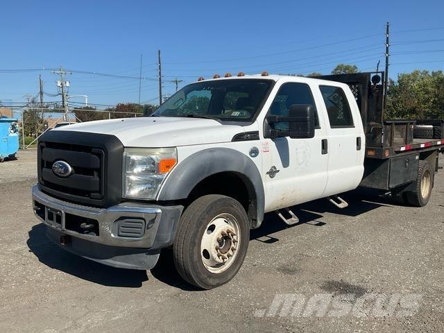 Ford F-550 Platós / Ponyvás teherautók