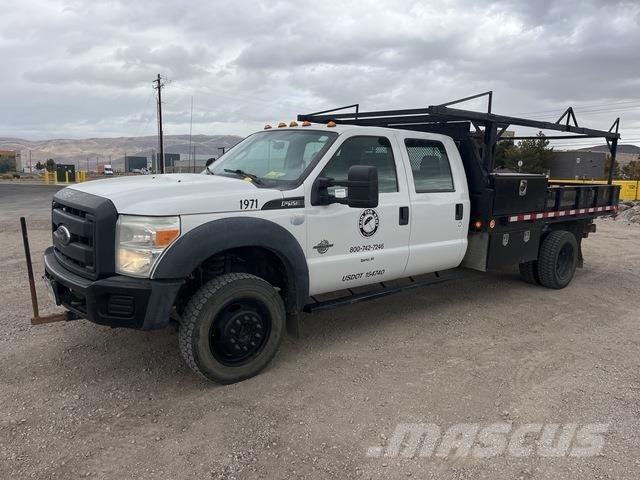 Ford F-550 Platós / Ponyvás teherautók