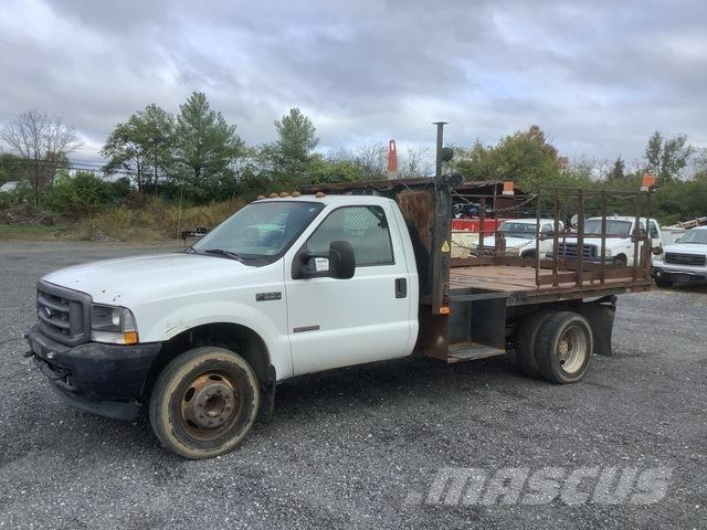 Ford F-550 Platós / Ponyvás teherautók