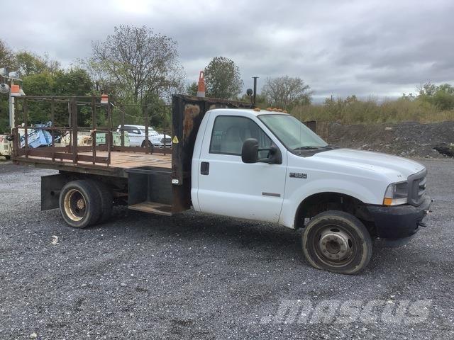 Ford F-550 Platós / Ponyvás teherautók